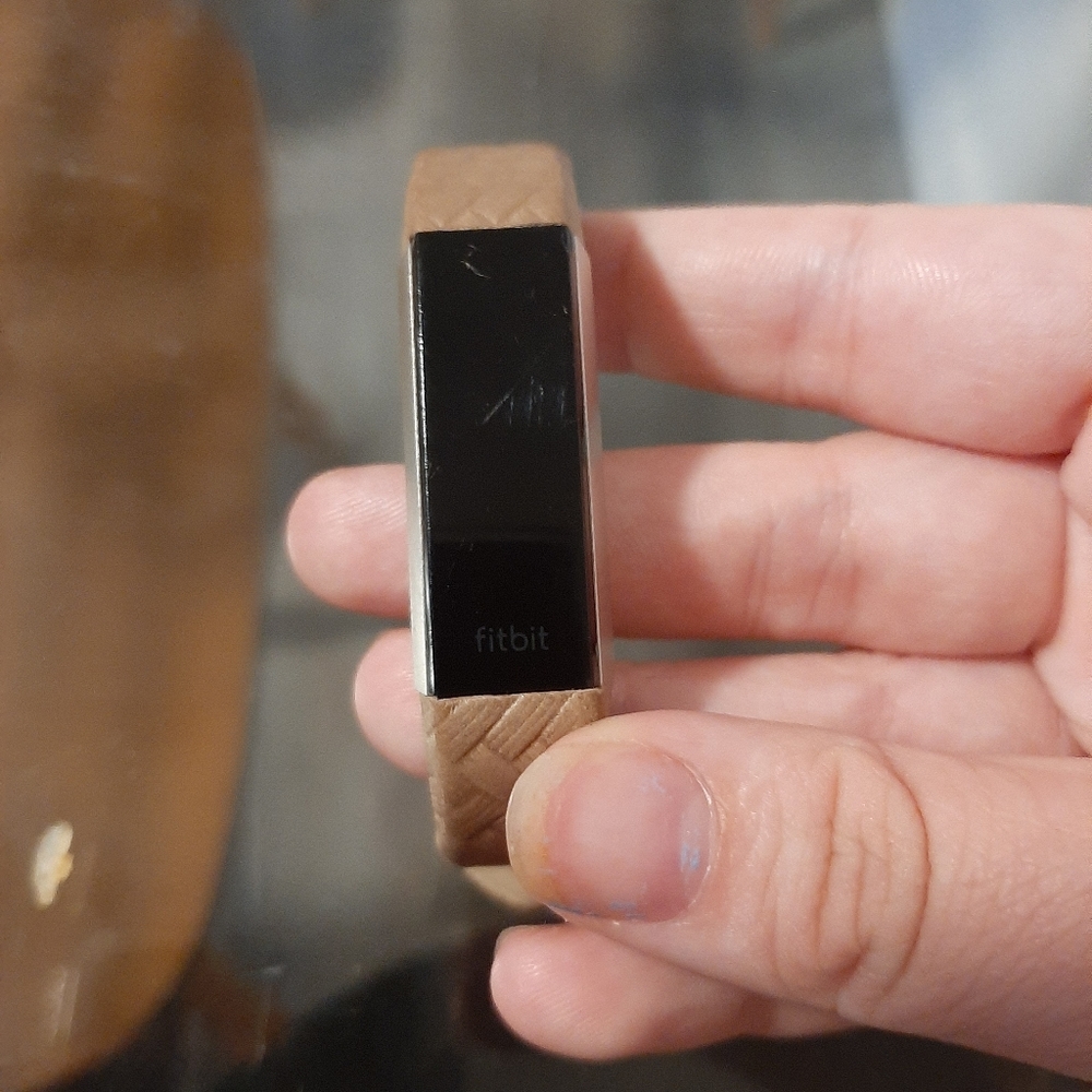 Fitbit Alta HR